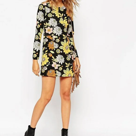 open lace back dress Bright Winter Retro Print Sleeveless Shift Dress